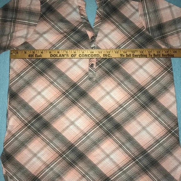 𝅺ALMOST FAMOUS plaid top lace keyhole back detail high low long sleeves size L - Picture 8 of 10